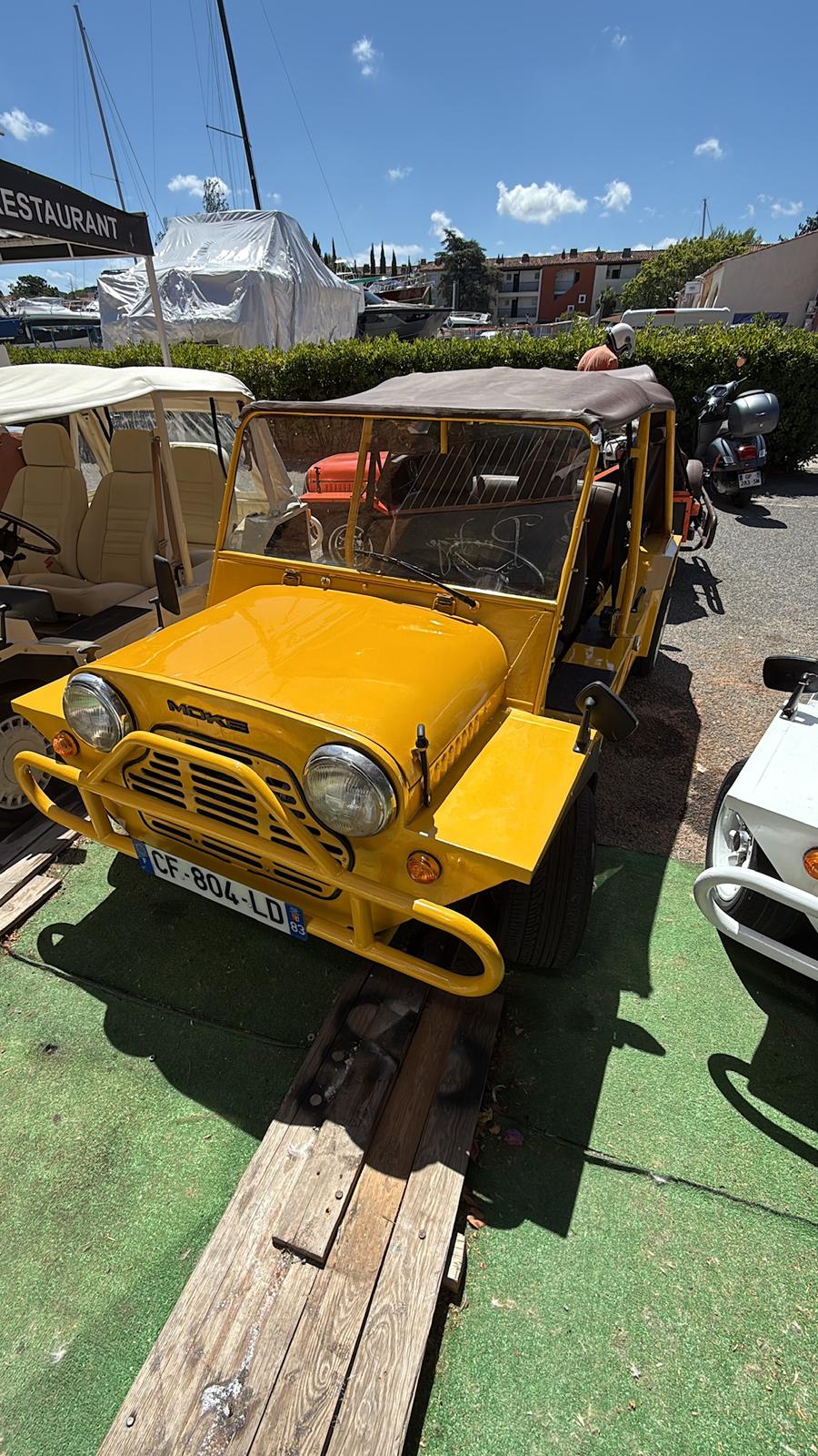 Moke Jaune
